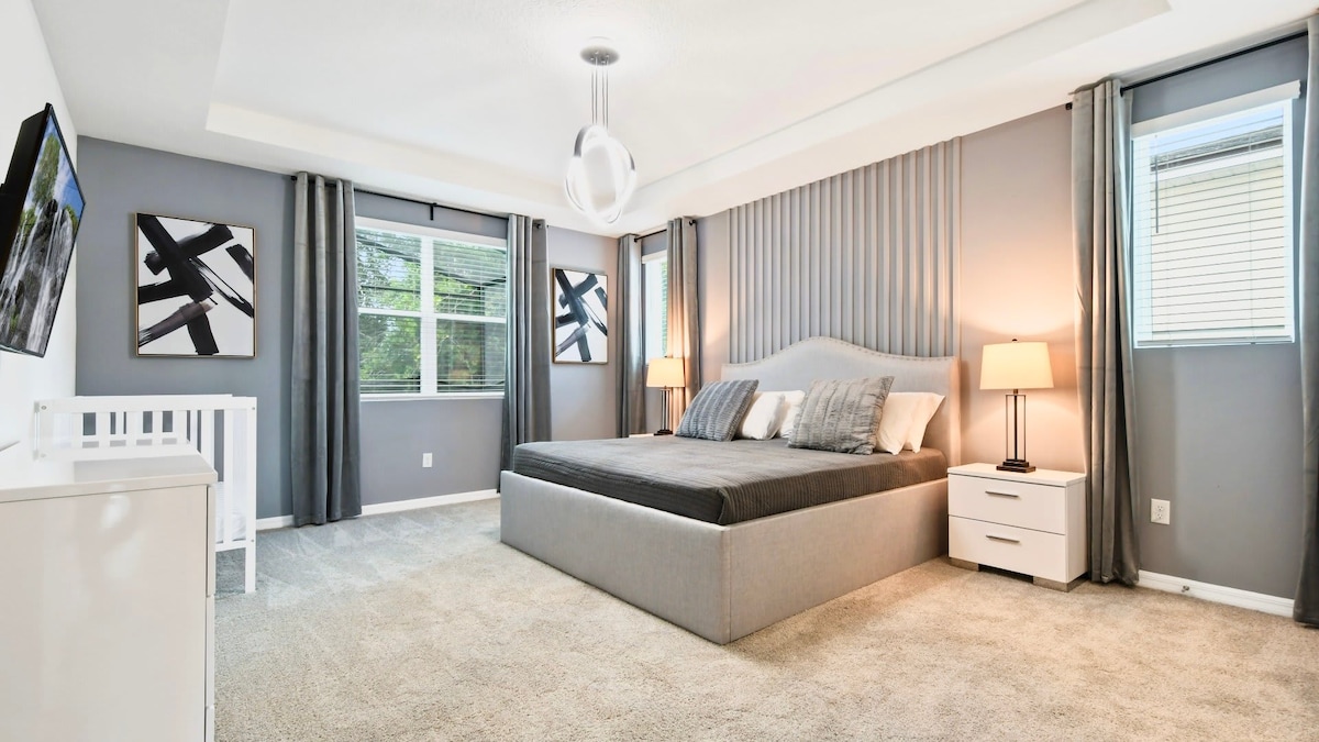 Raskošne prostorije za spavanje s bračnim krevetom