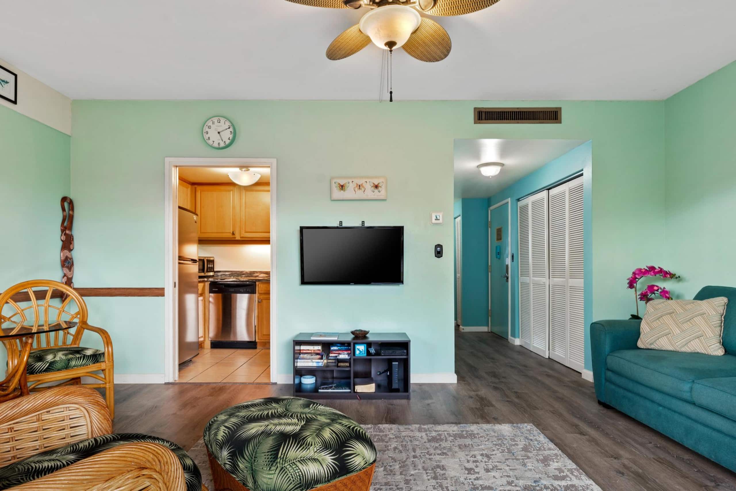 Condo in Kailua-Kona · ★4.38 · 1 bedroom · 2 beds · 1 bath - Image 3