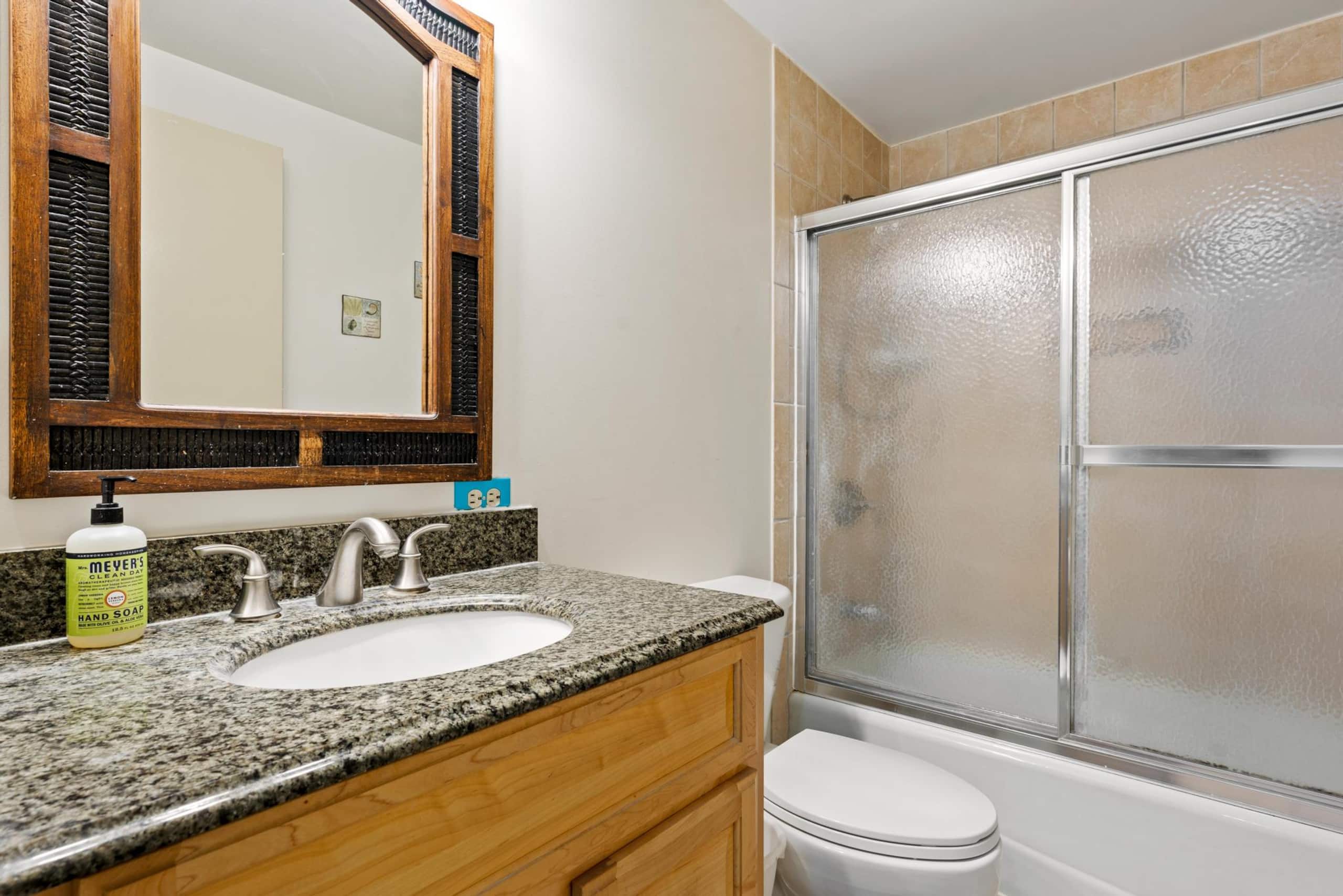 Condo in Kailua-Kona · ★4.38 · 1 bedroom · 2 beds · 1 bath - Image 24