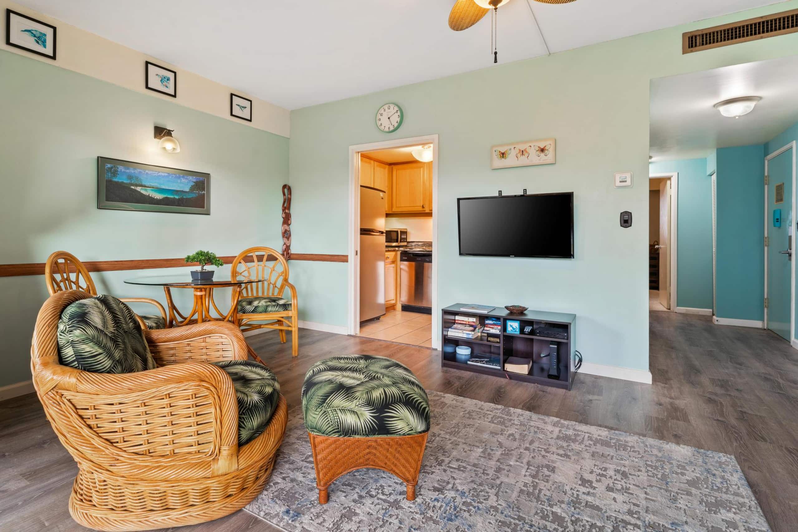 Condo in Kailua-Kona · ★4.38 · 1 bedroom · 2 beds · 1 bath - Image 2