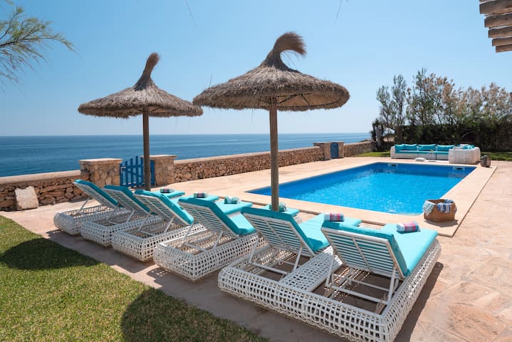 Villa Domus Alba A – B