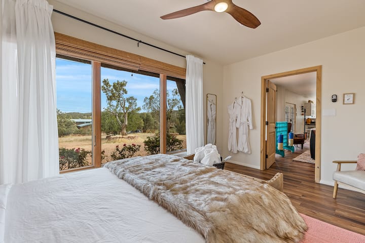 Se proporcionan batas de felpa en todas las habitaciones