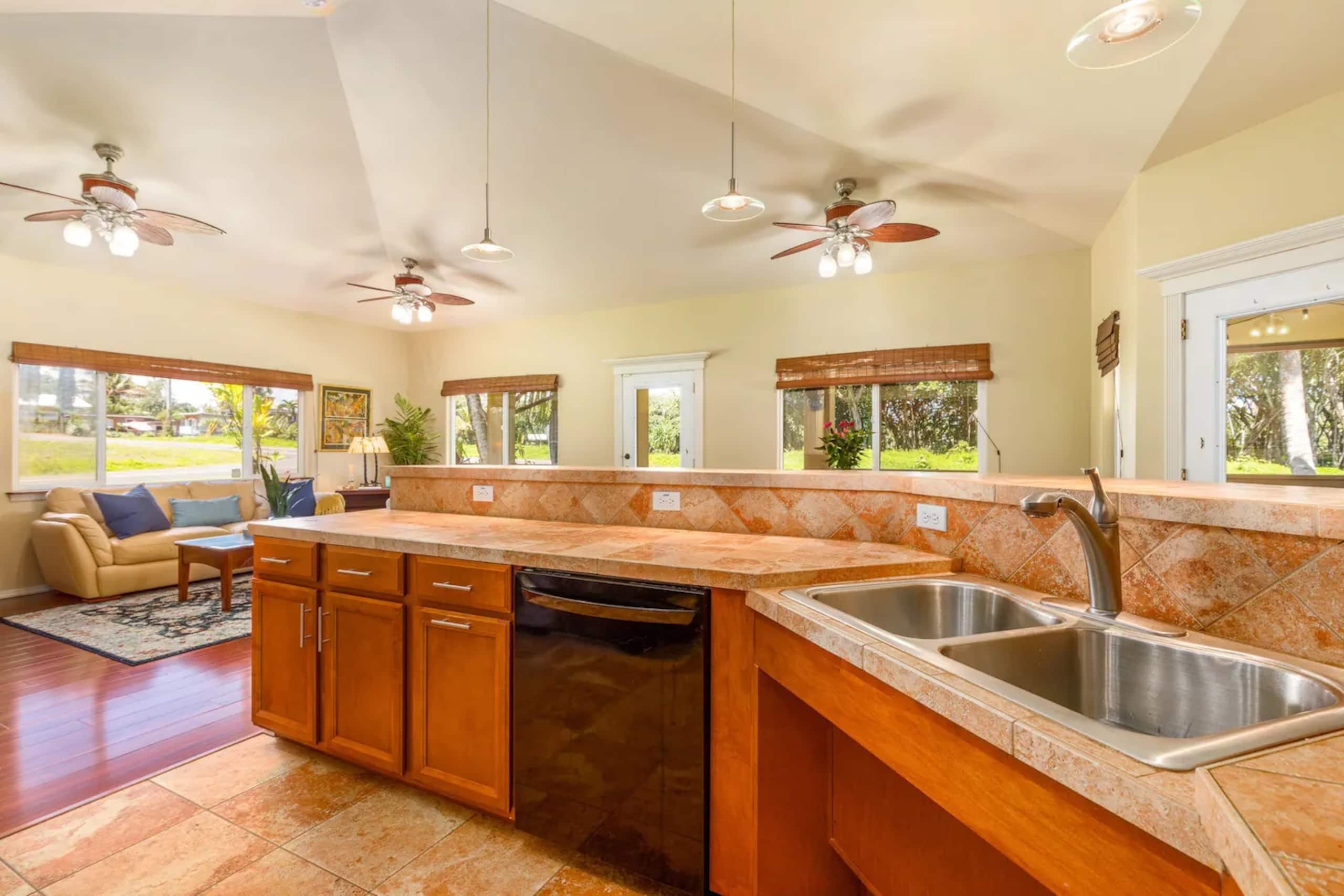 Home in Pahoa · ★4.78 · 3 bedrooms · 4 beds · 2 private baths - Image 13