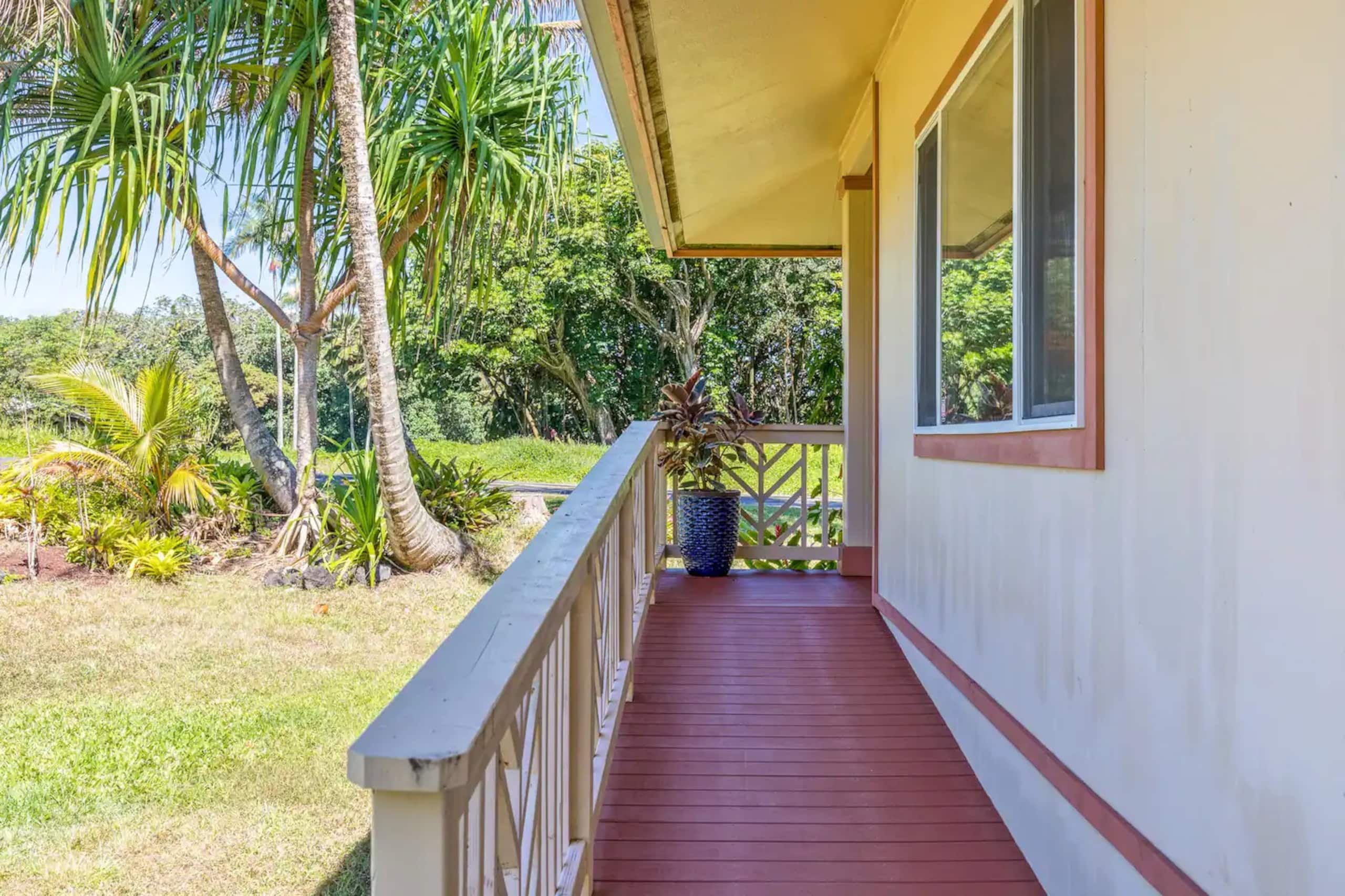 Home in Pahoa · ★4.78 · 3 bedrooms · 4 beds · 2 private baths - Image 32