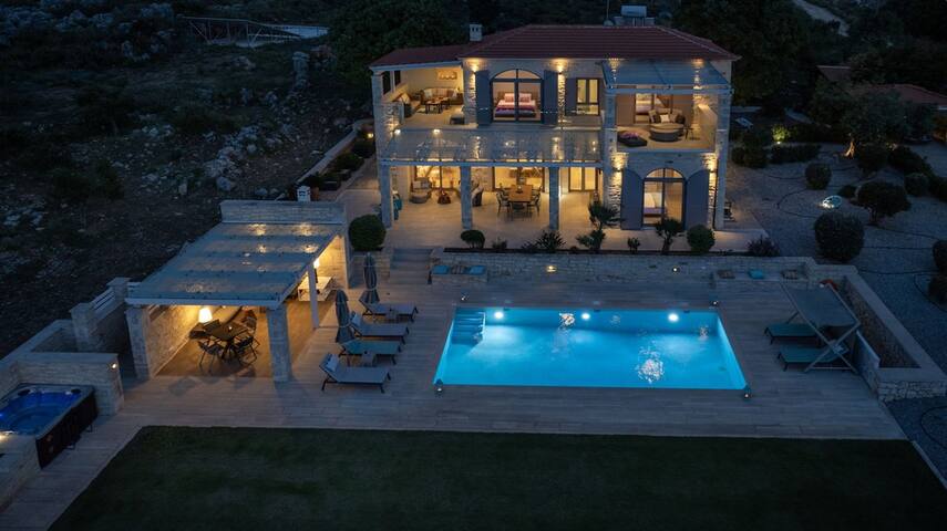 Villa Aurora Luxurius Living gallery image 3