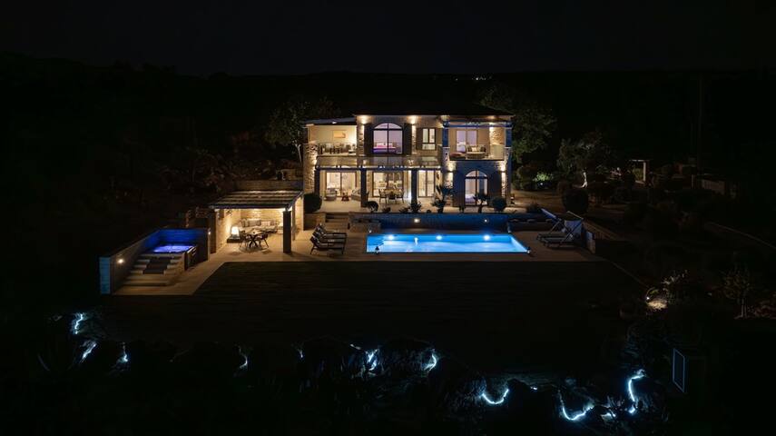 Villa Aurora Luxurius Living gallery image 4