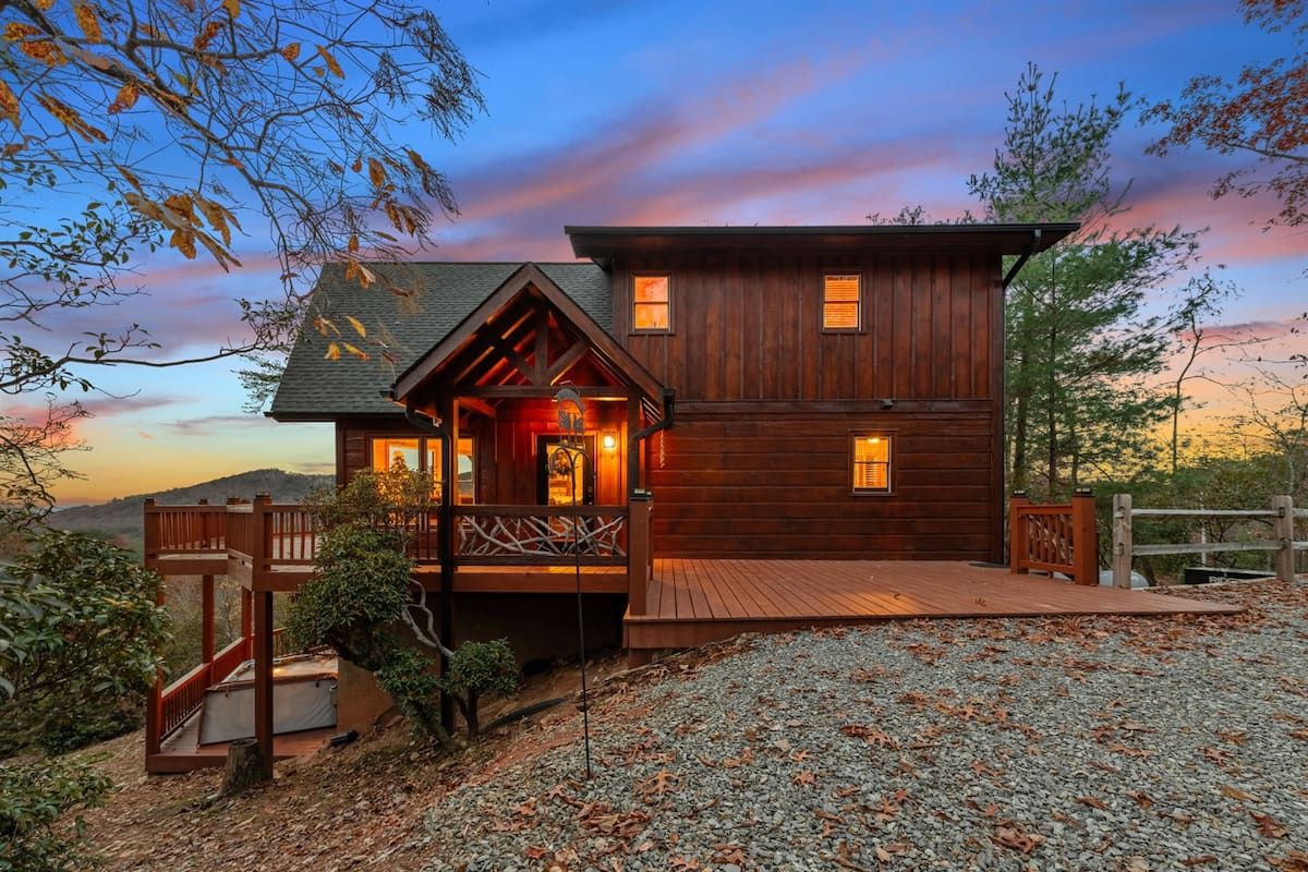 Cabin exterior approaching view