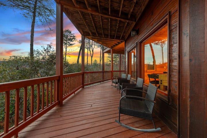 Lower deck near game room