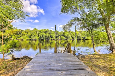 Charming Abode w/ Dock on the Suwannee River