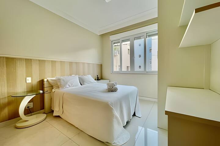 Comfort 1 block from the beach and square/ up to 6 gallery image 2