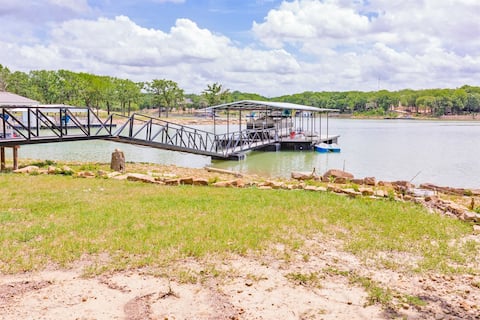 Family lake front home with dock, kayak, outdoor k