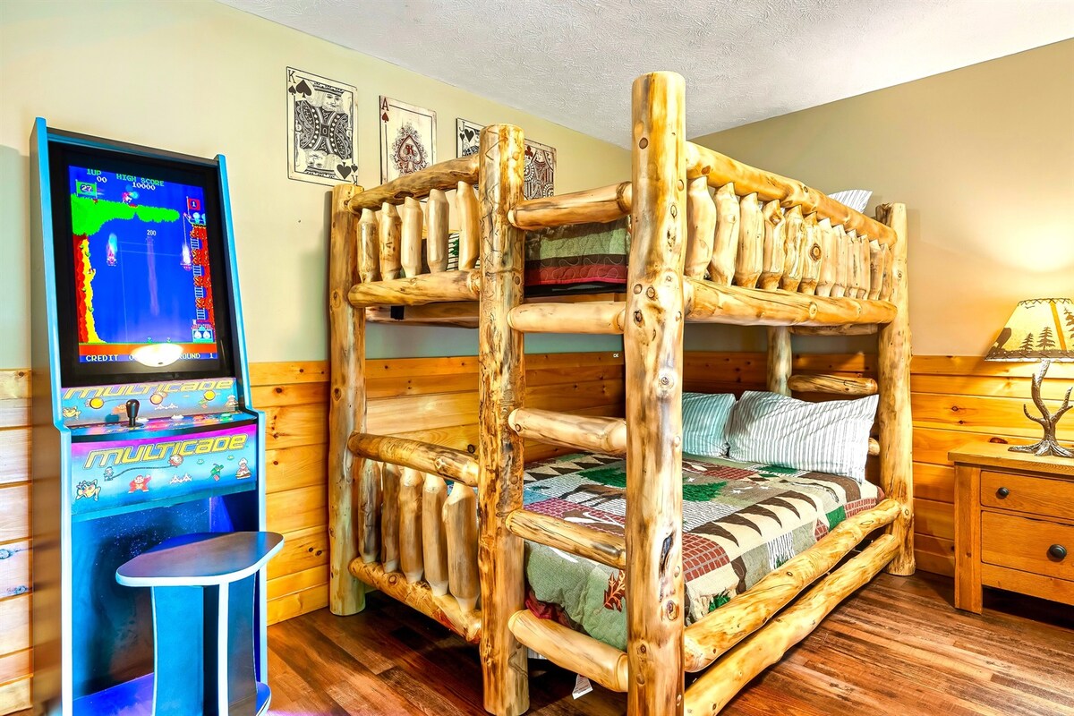 Una litera completa con juego de arcade