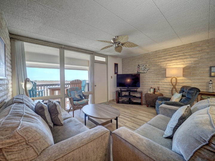 2br Gulf Front Condo, Beach Access, 2 Pools! - Port Aransas, TX