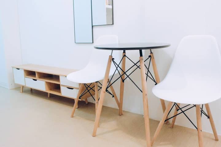 Heart Of City, King Bed, Fast Wi-fi/netflix Wfh - Iloilo City