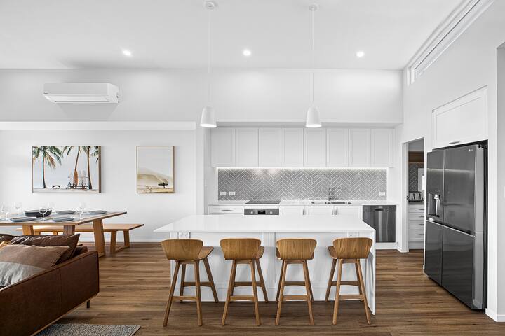 Bluehaven Woolgoolga Ocean View 200m to Beach/Cafe gallery image 4