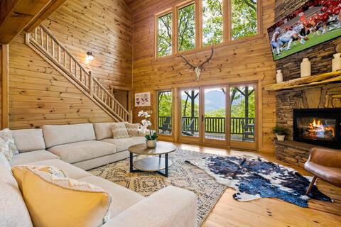 Hot Tub*Fire Pit*GameLoft*Next2OtterFalls*Sleeps16