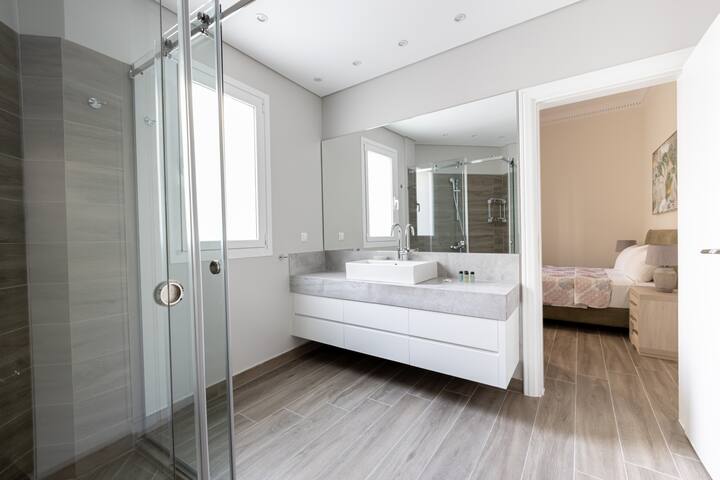 Ancient Athens Great Apt Home Office w/Acropolis V gallery image 5