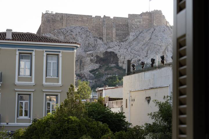 Ancient Athens Great Apt Home Office w/Acropolis V gallery image 2