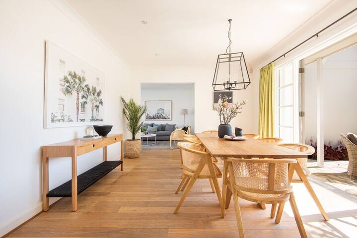 Hampton Haven Pool metres to the Beach gallery image 2