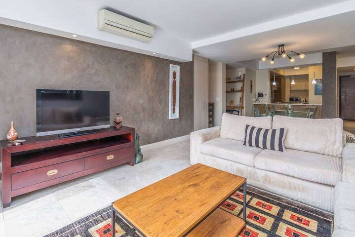 V&A Waterfront Canal – Luxury 2 Bedroom Apartment gallery image 3