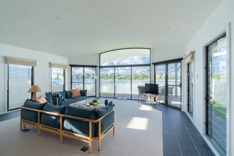 Absolute waterfront beach house