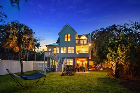 Large Peaceful Home | Hot Tub, Dock Near Beach