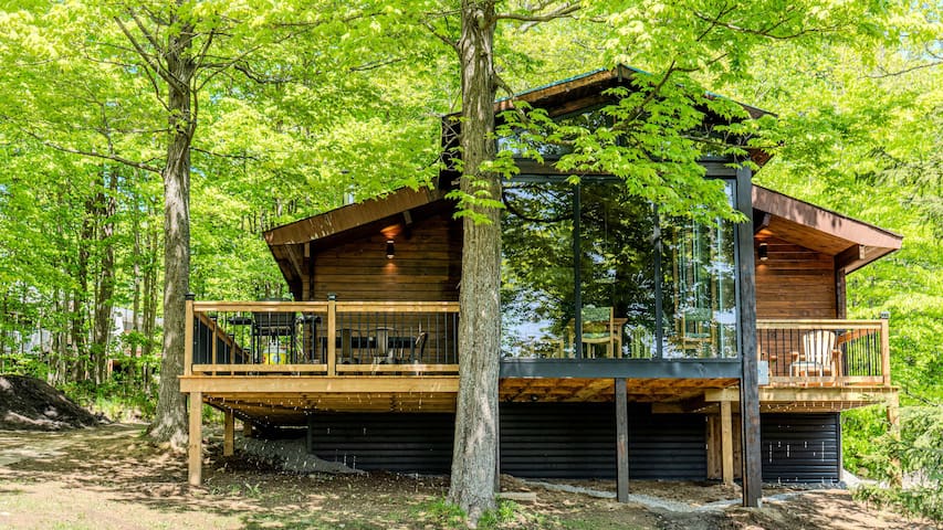 LakeFront Resorts managed Airbnb listing 1