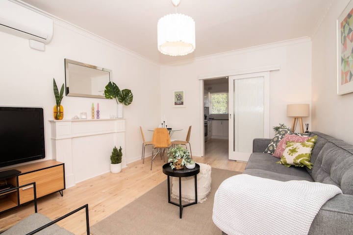 Cranbrook Courtyard: A Sunny City-fringe Retreat - Unley