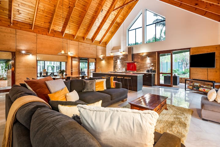 Trinder Retreat—Luxe Nature Escape + Alfresco Bath gallery image 2