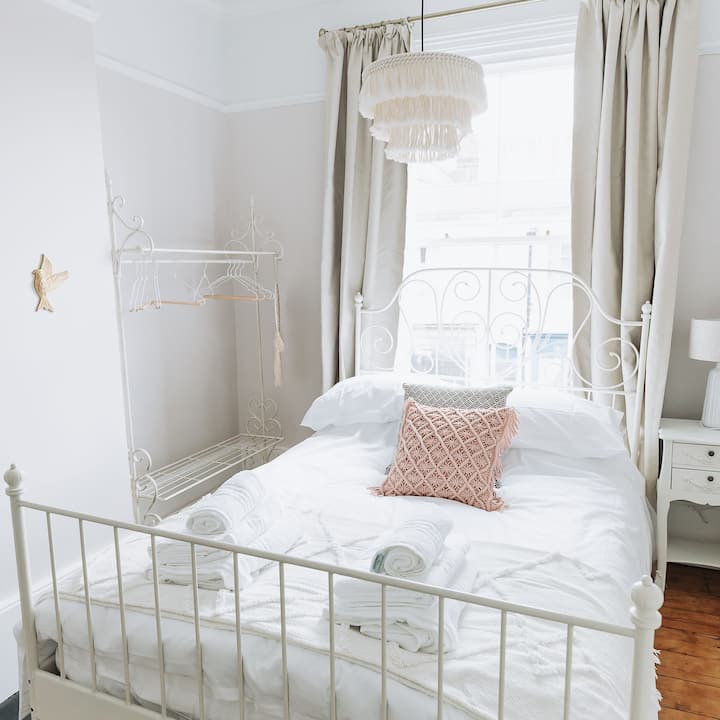 غرفة نوم مزدوجة مع حمام داخلي 