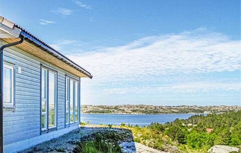 Gorgeous home in Fitjar with house sea view