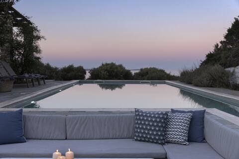Beautiful 10-person Family Villa with Great Views