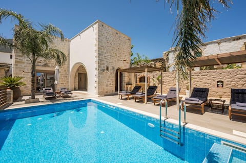 Popular Airbnb listing: Casa Belvedere Boutique Villa in Δήμος Αποκορώνου