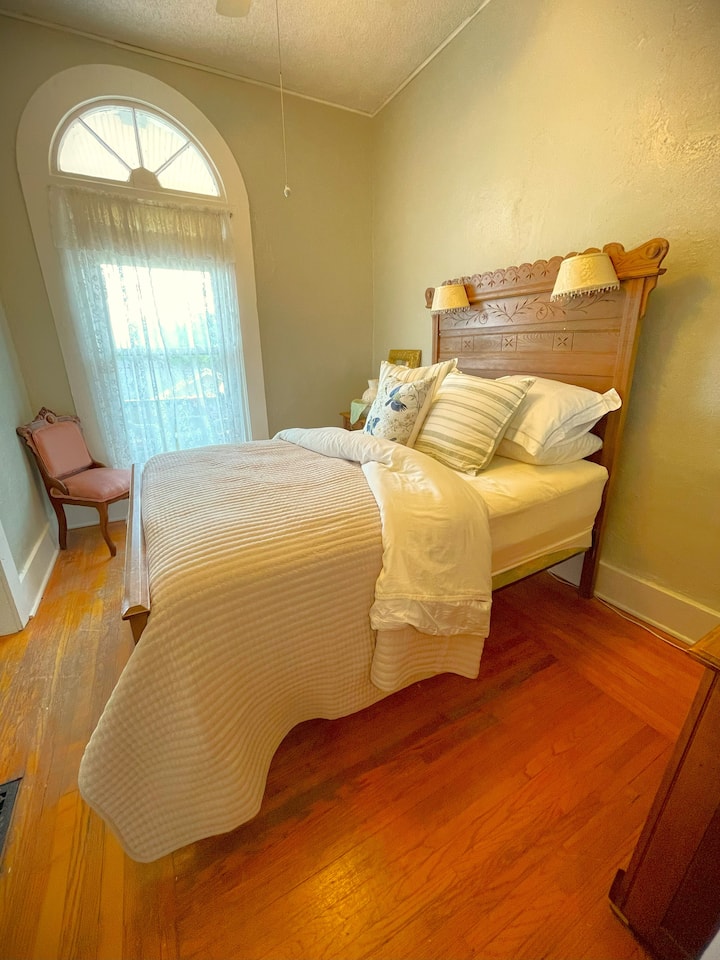 Front bed_south_alt