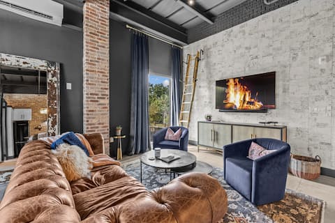 Top Airbnb: The Loft on Central in Tampa Heights