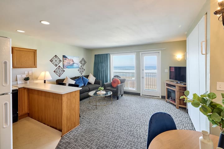 Family Suite - Sleeps Six - Ocean Views & Beach Ac - Lincoln City, OR