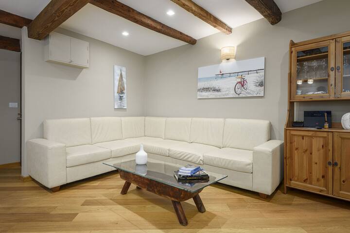 Vibe Florence – Via della Chiesa 51 gallery image 5