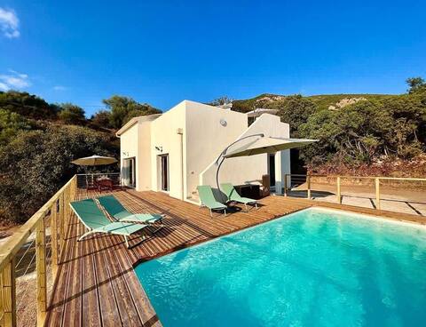 Villa for 6 with private pool