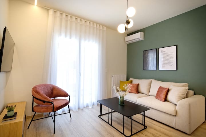 Modern Apartment w/Balcony in Athens next to Metro