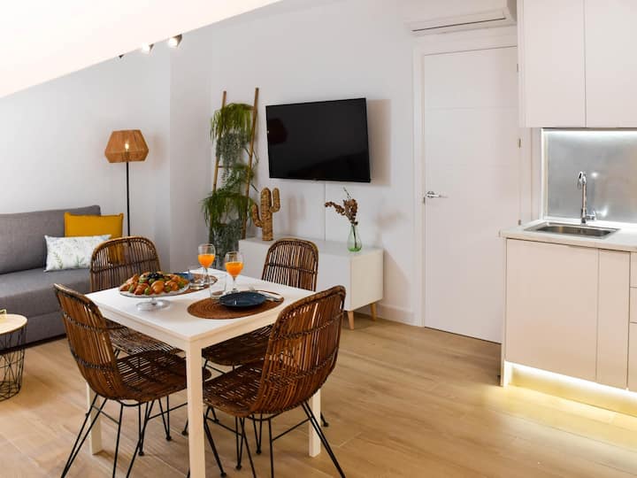 H2m Trinidad Renovated Penthouse Close To Center - Málaga