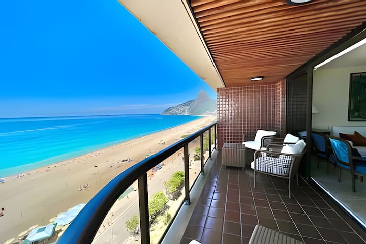 Frontbeach Upscale in the Heart of Ipanema up/to 4