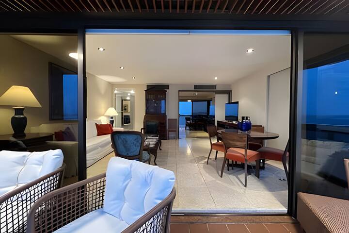 Frontbeach Upscale in the Heart of Ipanema up/to 4 gallery image 5