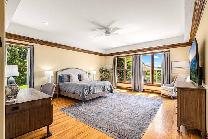 Çdo dhomë gjumi është e dekoruar me shije me mobilje elegante.