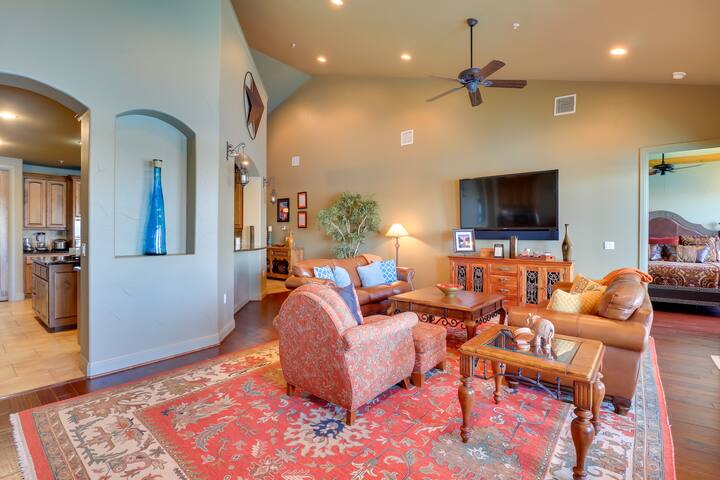 Top-Floor Lake-View Condo w/ Boat Dock Access gallery image 5