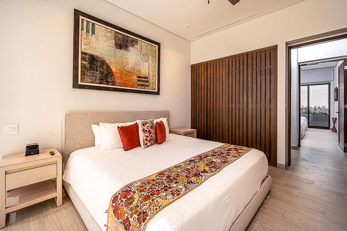 您梦寐以求的主卧套房正等着您--洛斯卡沃斯（ Los Cabos ） La Marina的加大双人床天堂。