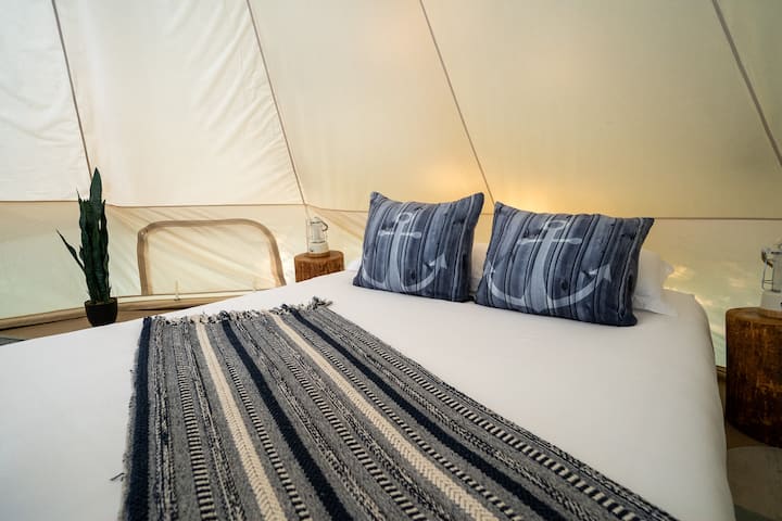 Kitanda cha Luxury Queen katika The Nautical Near to Grotto