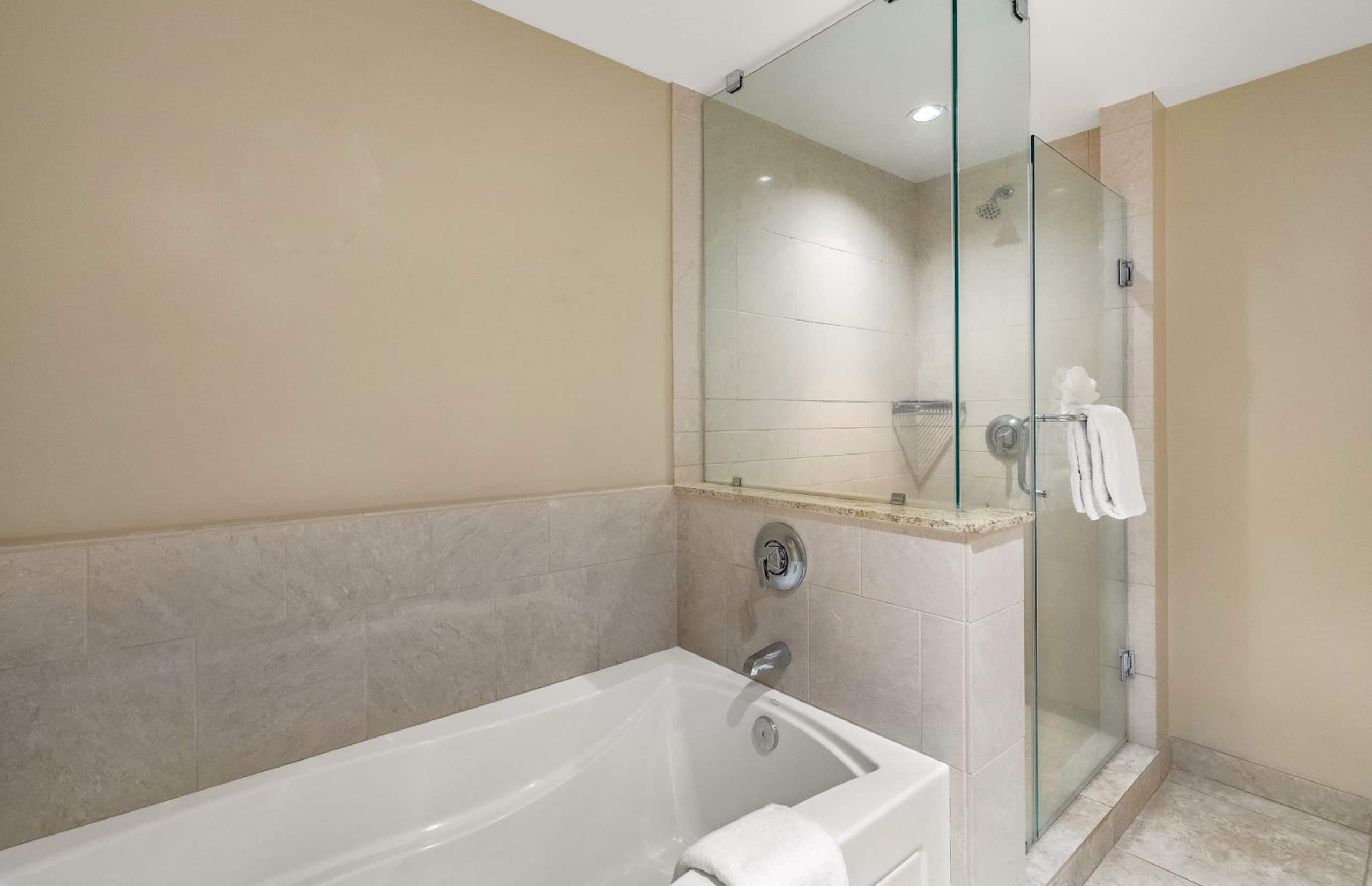 Condo in Lahaina · ★5.0 · 2 bedrooms · 3 beds · 2 baths - Image 26