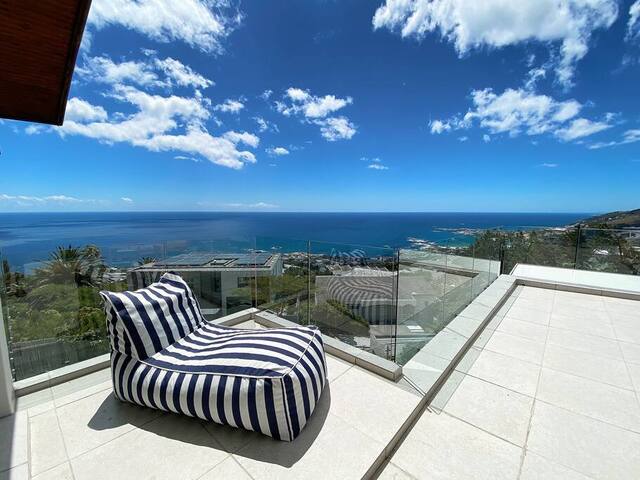 Mountain Oasis – Views, Pool, Hot Tub & Inverter gallery image 4