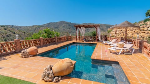 Villa Fuente Pinta Arenas by Ruralidays.