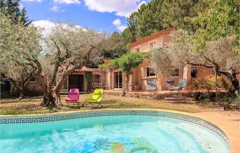 Stunning home in Generarguese